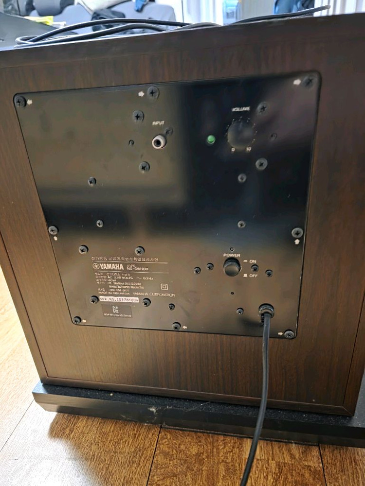 야마하 우퍼 ns-sw100 판매합니다. 이미지