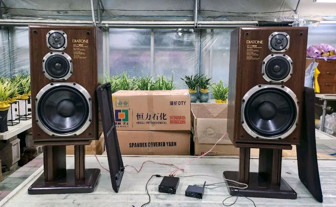 다이아톤 DIATONE DS-77HR 빈티지 명기 스피커 원목 스텐드포함 이미지