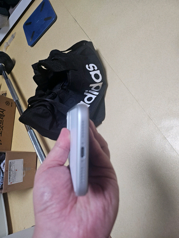 아이폰17 프로맥스 실버 512GB--5