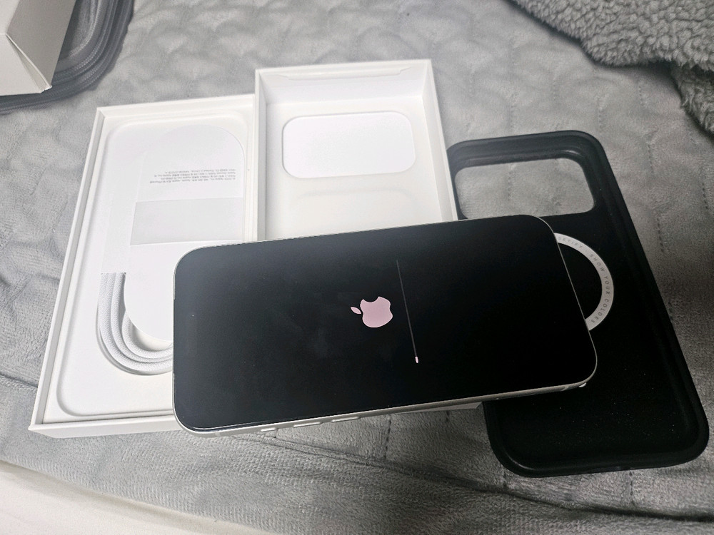 아이폰17 프로맥스 실버 512GB--6