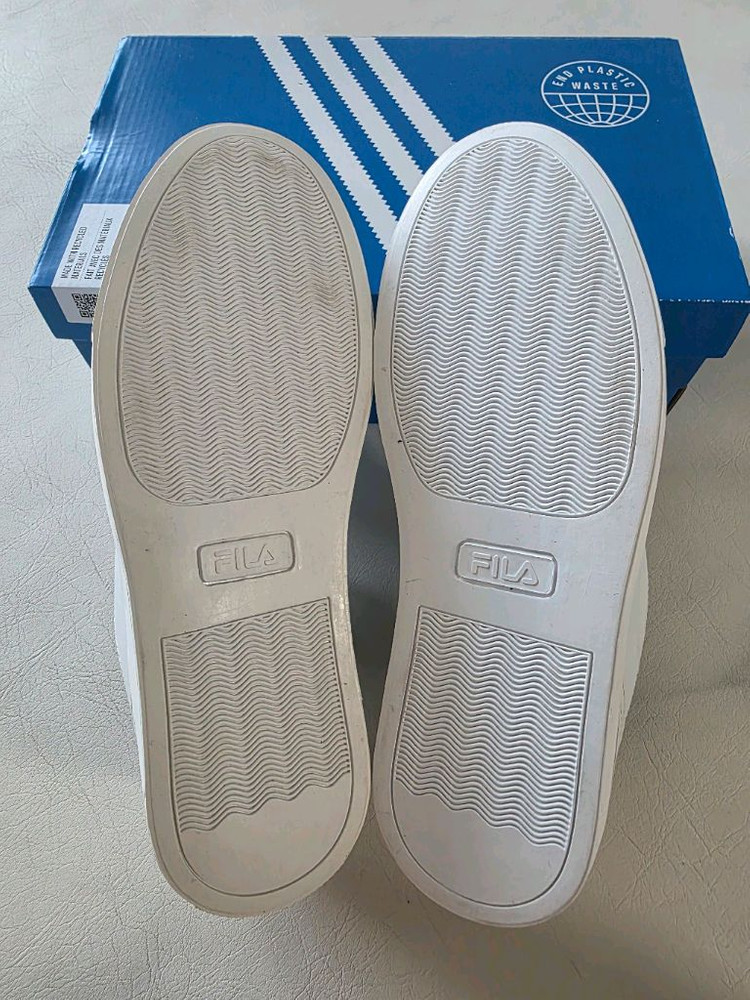 휠라 운동화(단화) 220 새상품--4