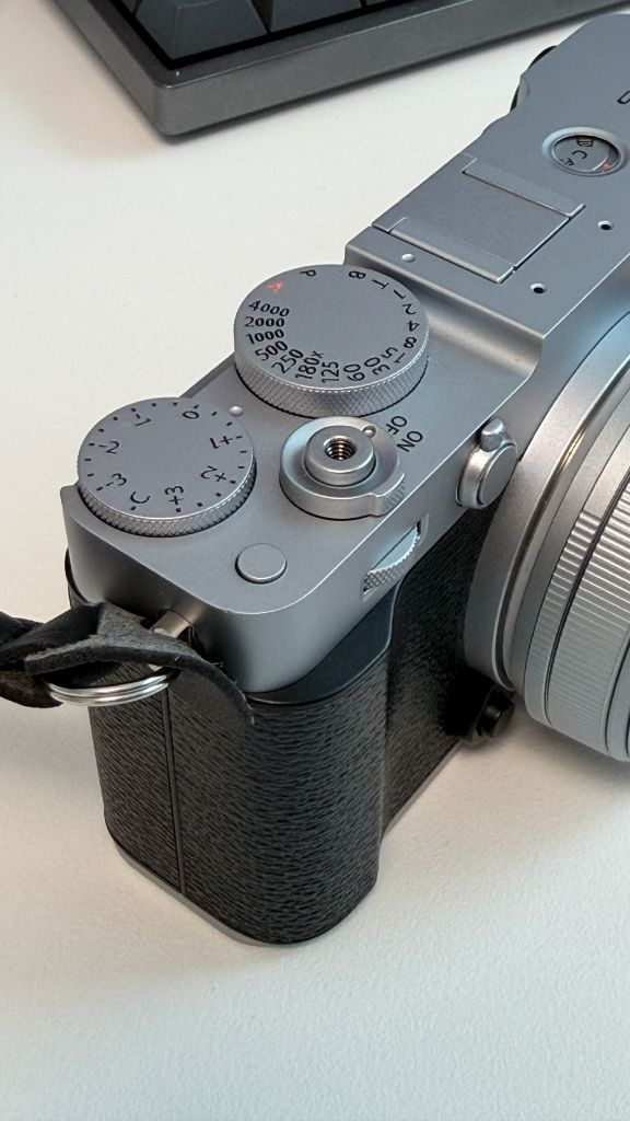 후지필름 X-E5 실버 + XF23mm F2.8 R WR 렌즈 킷 이미지