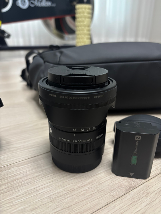 소니 A6700 바디 / 시그마 18-50mm F2.8 렌즈 풀세트 판매합니다.--4