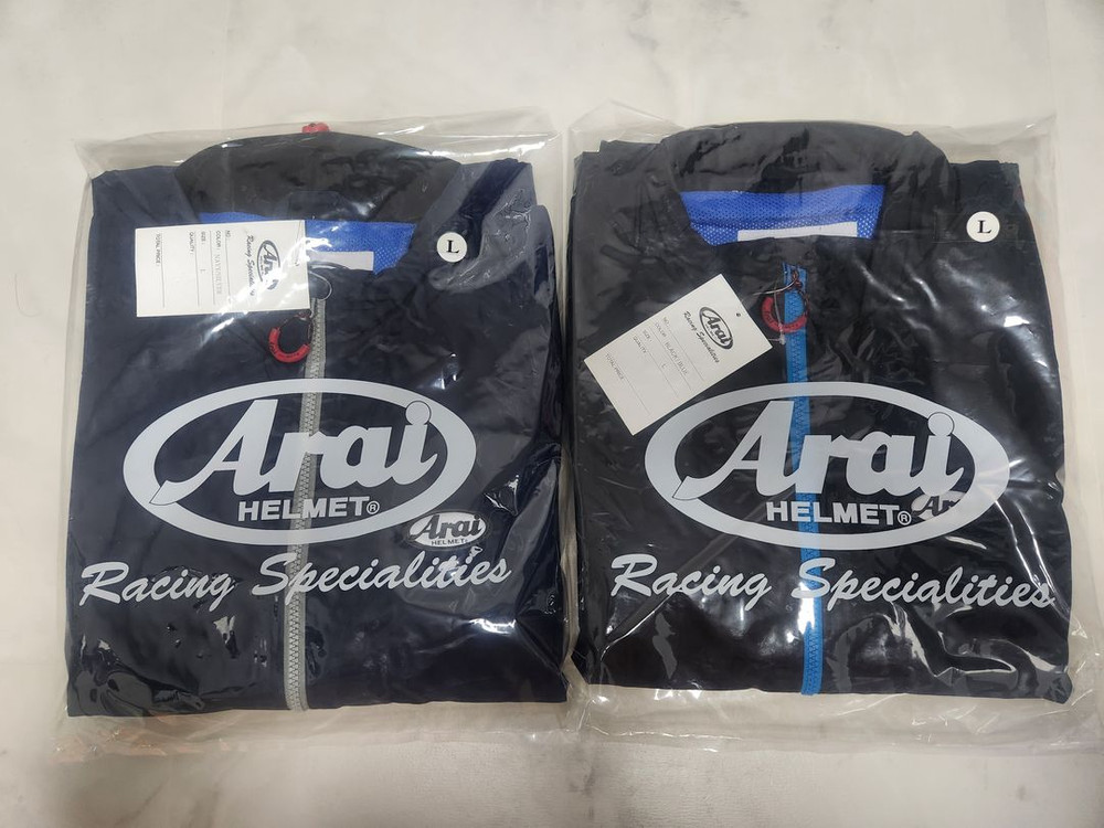 아라이 바람막이 M 새상품 판매합니다.--2