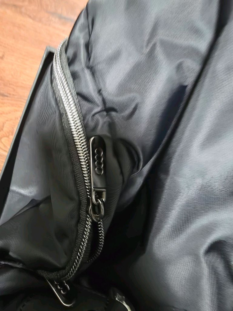 아우디 보스턴백+작은캐리어 미사용 새제품 저렴하게 팝니다.--4