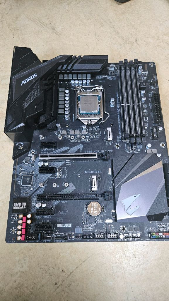 인텔 i7 8700k z390 메인보드--2