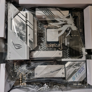 asus rog strix b760-g gaming wifi s 팝니다.