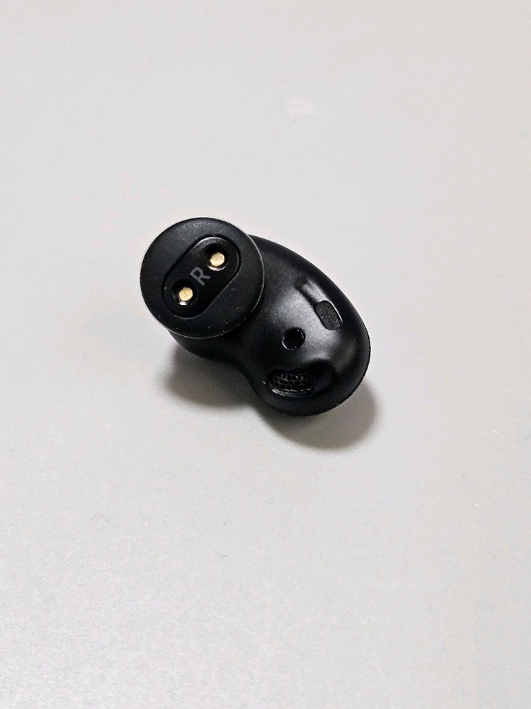 버즈라이브 블랙 오른쪽 이미지