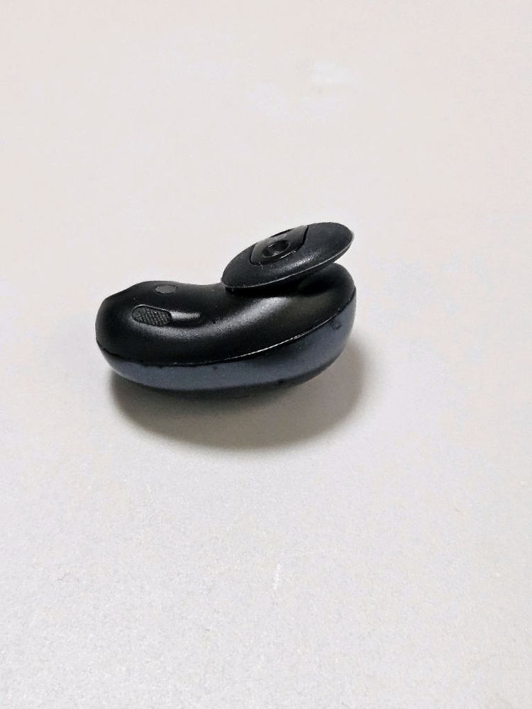 버즈라이브 블랙 오른쪽 이미지