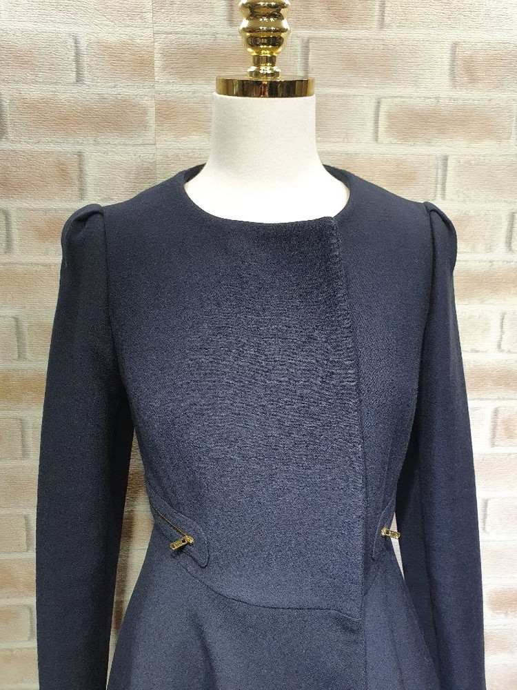 레니본 상태좋은 100%울어깨핀턱 플레어 코트~55마른--2