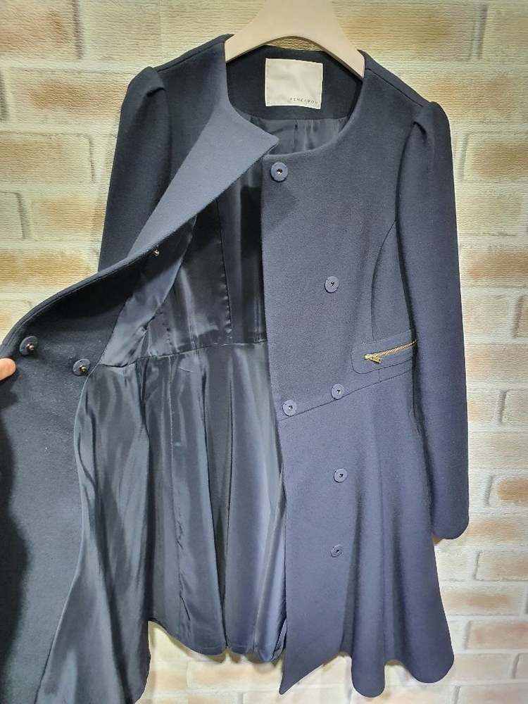 레니본 상태좋은 100%울어깨핀턱 플레어 코트~55마른--5