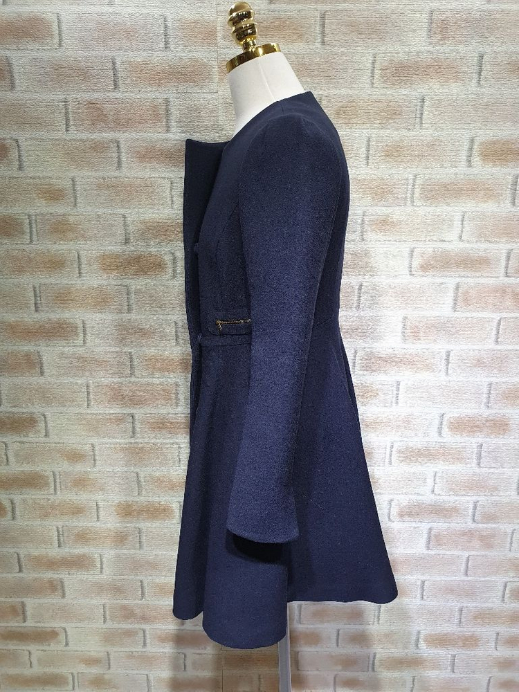 레니본 상태좋은 100%울어깨핀턱 플레어 코트~55마른--6