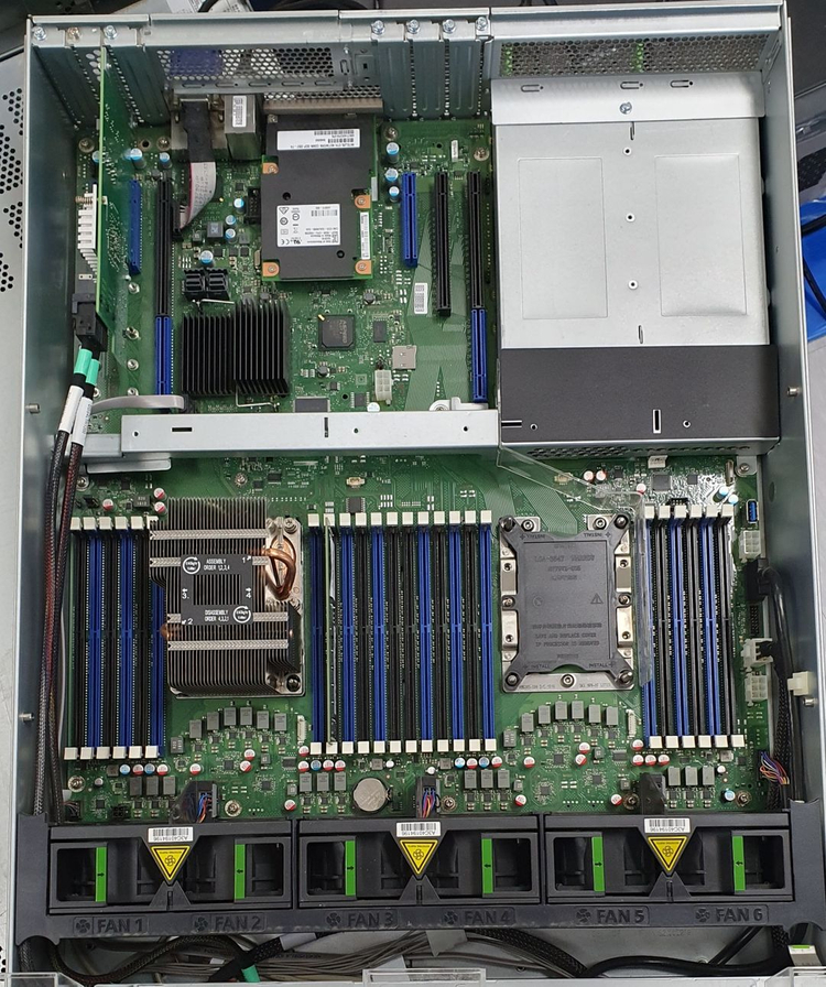 Fujitsu RX2540 M4 Server 후지쯔 서버 이미지