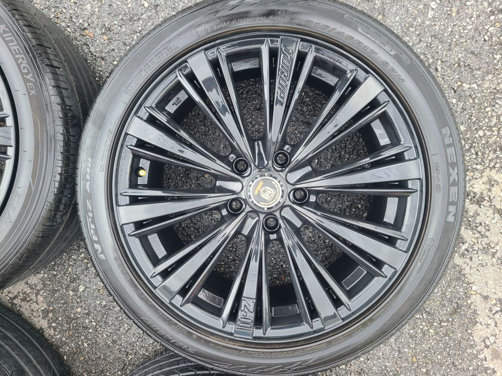 마르셀로 17인치 2154517 휠타이어 팝니다 이미지