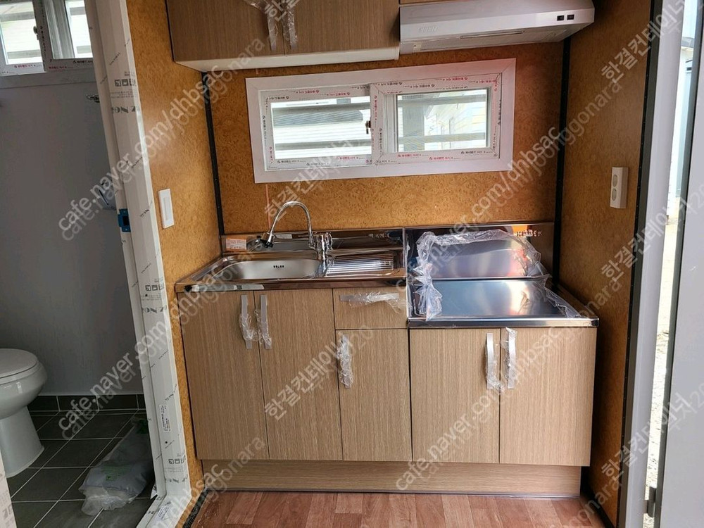 신품 이동식 숙소.농막 3*6 컨테이너 팝니다 이미지