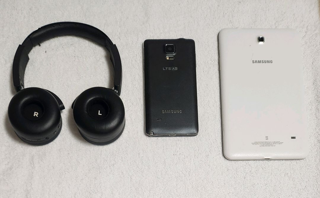 삼성 akg헤드폰 노트4 갤럭시탭4 팝니다--1