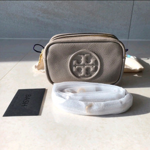 [새제품대박특가] 토리버치 정품 페리 봄베 미니 카메라백(그레이)