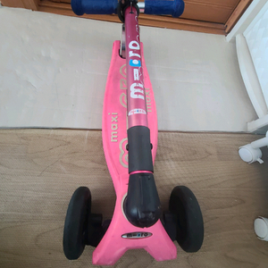 마이크로 맥시 디럭스 led 접이식 킥보드 폴더블 핑크