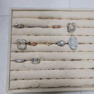 반원형 반지 12개