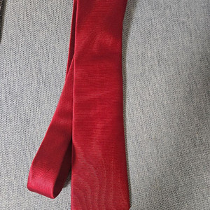 미착용) 페라가모 타이 레드 팝니다 중폭