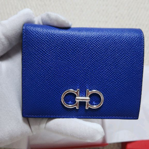 페라가모 간치니 콤팩트 지갑 라피스 라줄리