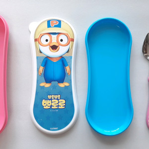 미사용 어린이 스텐 숟가락 3개 + 사용감 있는 뽀로로 숟가락과 케이스 2개 일괄 gs25 반값택배비 포함 8천원