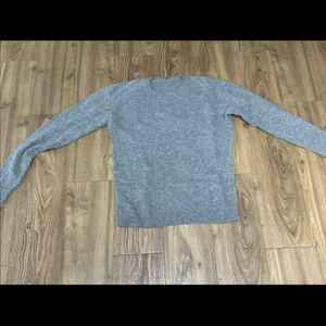 울 니트 스웨터