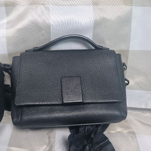 쿠론 럭카슈에뜨 콜라보 크로스백 판매합니다