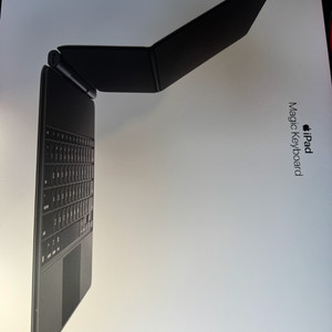 ipad Air M4 13인치 매직키보드