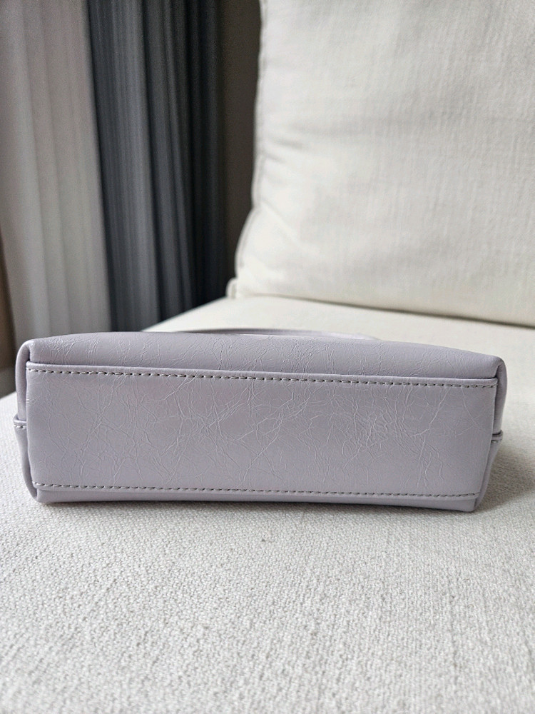 마지셔우드 미니 호보백 새상품(코스모폴리탄줄라이 착용)--2