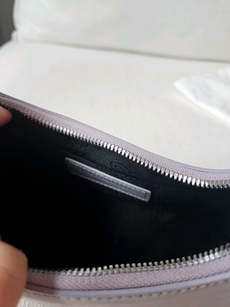 마지셔우드 미니 호보백 새상품(코스모폴리탄줄라이 착용)--3