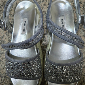 미우미우 여성슈즈(38사이즈)