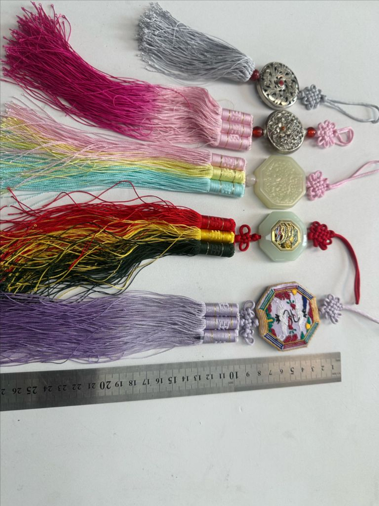 상태좋은 전통 한복 노리개 5종 세트 (수공예 장식/일괄 판매)합니다 상품 정보• 상품명: 전통 한복 노리개 5종 이미지