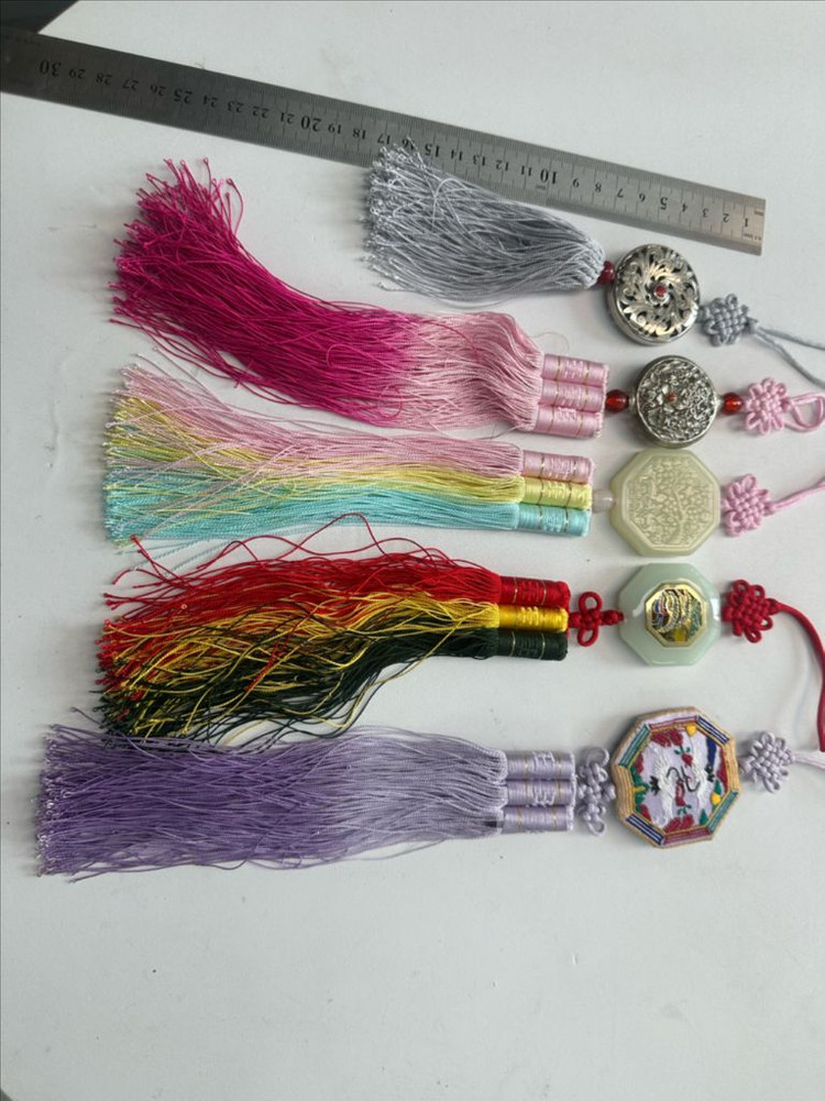 상태좋은 전통 한복 노리개 5종 세트 (수공예 장식/일괄 판매)합니다 상품 정보• 상품명: 전통 한복 노리개 5종 이미지