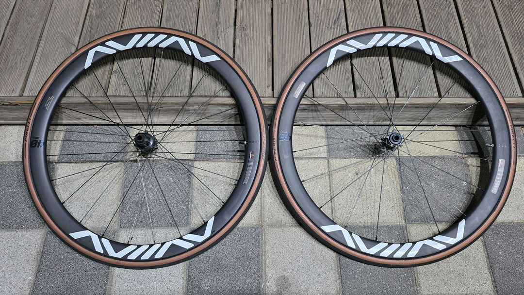 로드자전거 카본 휠셋 아비아브 에어로엑스40 디스크 이미지