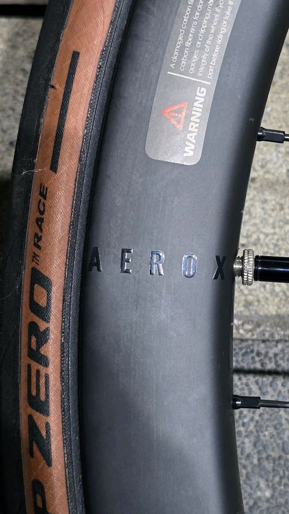 로드자전거 카본 휠셋 아비아브 에어로엑스40 디스크 이미지