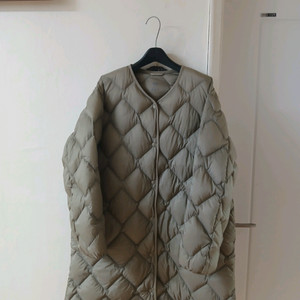 빅사이즈 유니클로 경량패딩 XXL 가슴단면 60정도