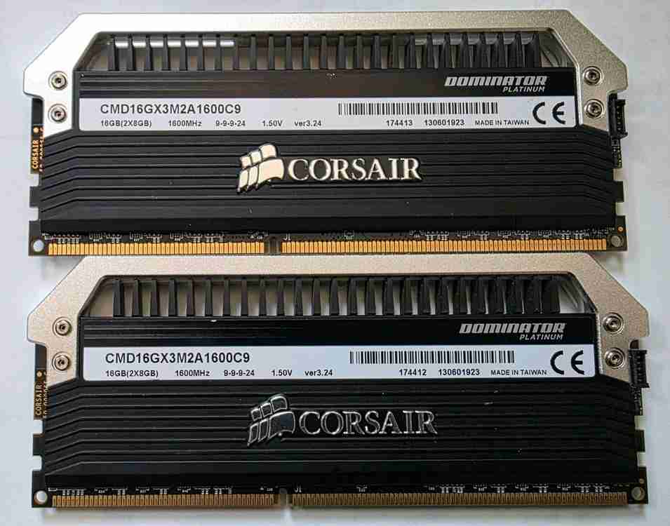 CORSAIR DOMINATOR DDR3 8GB 1600 XMP 2개 16GB 세트 판매합니다--2