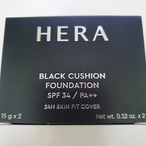 새상품 헤라 블랙 쿠션 21N1