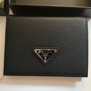 프라다 반지갑 새상품