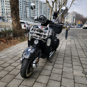 클래식 스쿠터 모데나125블랙 이미지