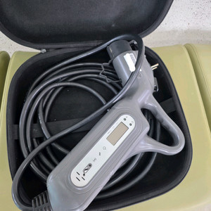 신형 파워큐브 220v 가정용 전기차 충전기 팝니다.(무료배송,보관가방포함)