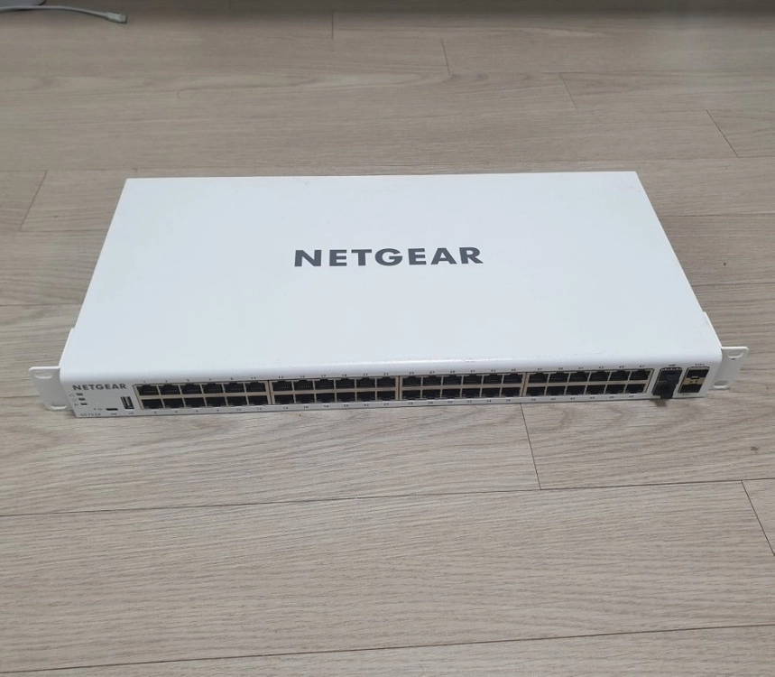 넷기어 10기가 허브 - GC752X ( 1기가 48포트 / 10G SFP+ 지원 스위치 ) 이미지