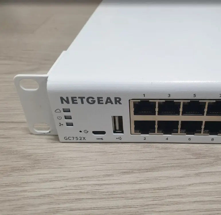 넷기어 10기가 허브 - GC752X ( 1기가 48포트 / 10G SFP+ 지원 스위치 ) 이미지