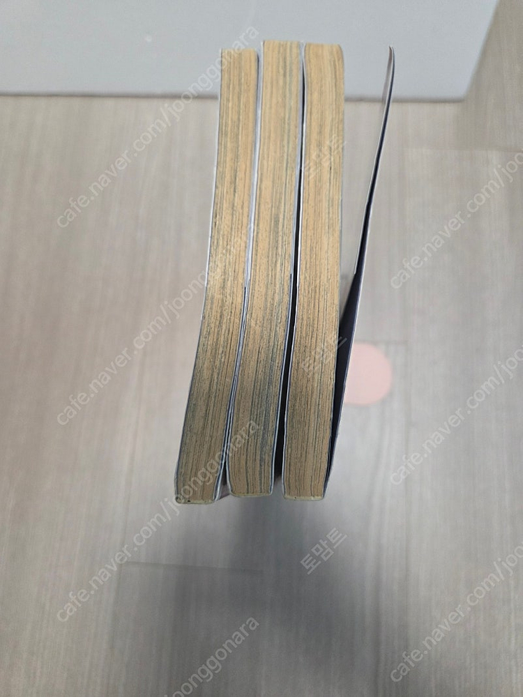 이혜순작가 소장본 자매의 창 이미지