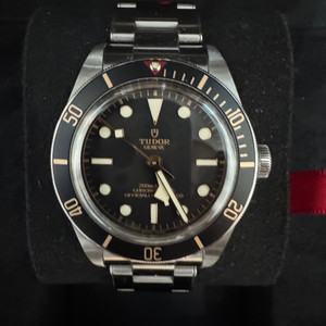 튜더 블랙베이 58 판매합니다.