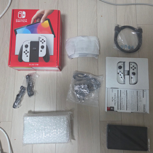 휴대용 게임기 OLED 화이트 세트 팝니다.