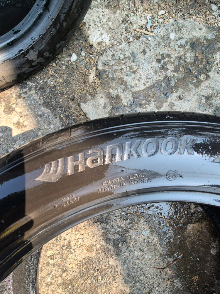 255 45 19 한국 벤투스 air s 중고타이어 2본--2