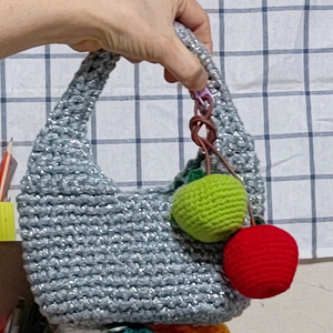 손뜨개 사과키링 가죽끈 핸드메이드