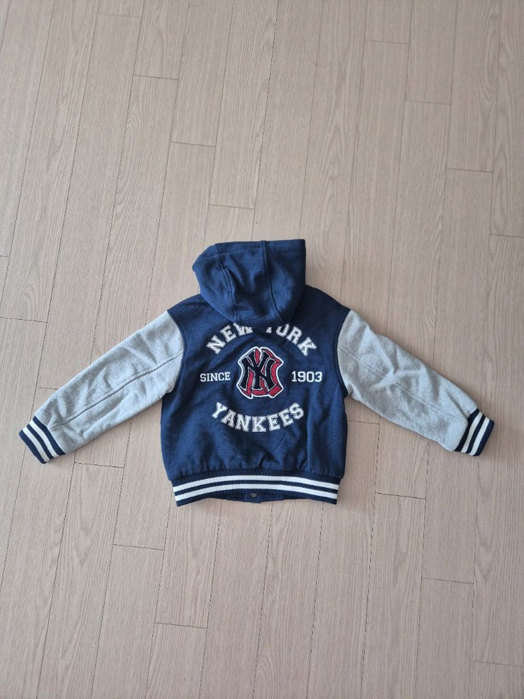 MLB 키즈 뉴욕 양키스 후드 야구 점퍼. 엠엘비키즈 이미지